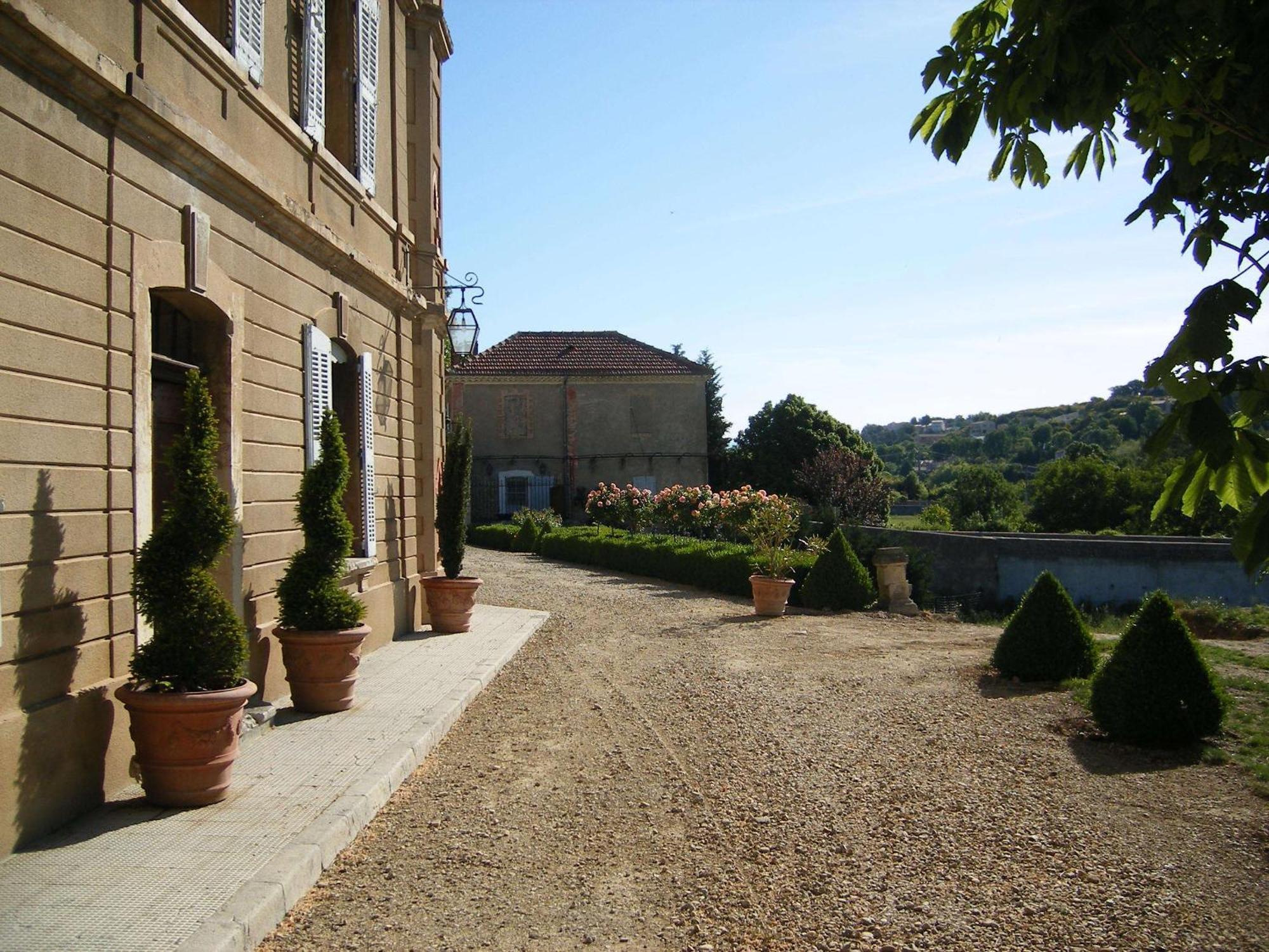 Chateau Du Grand Jardin Valensole Bagian luar foto